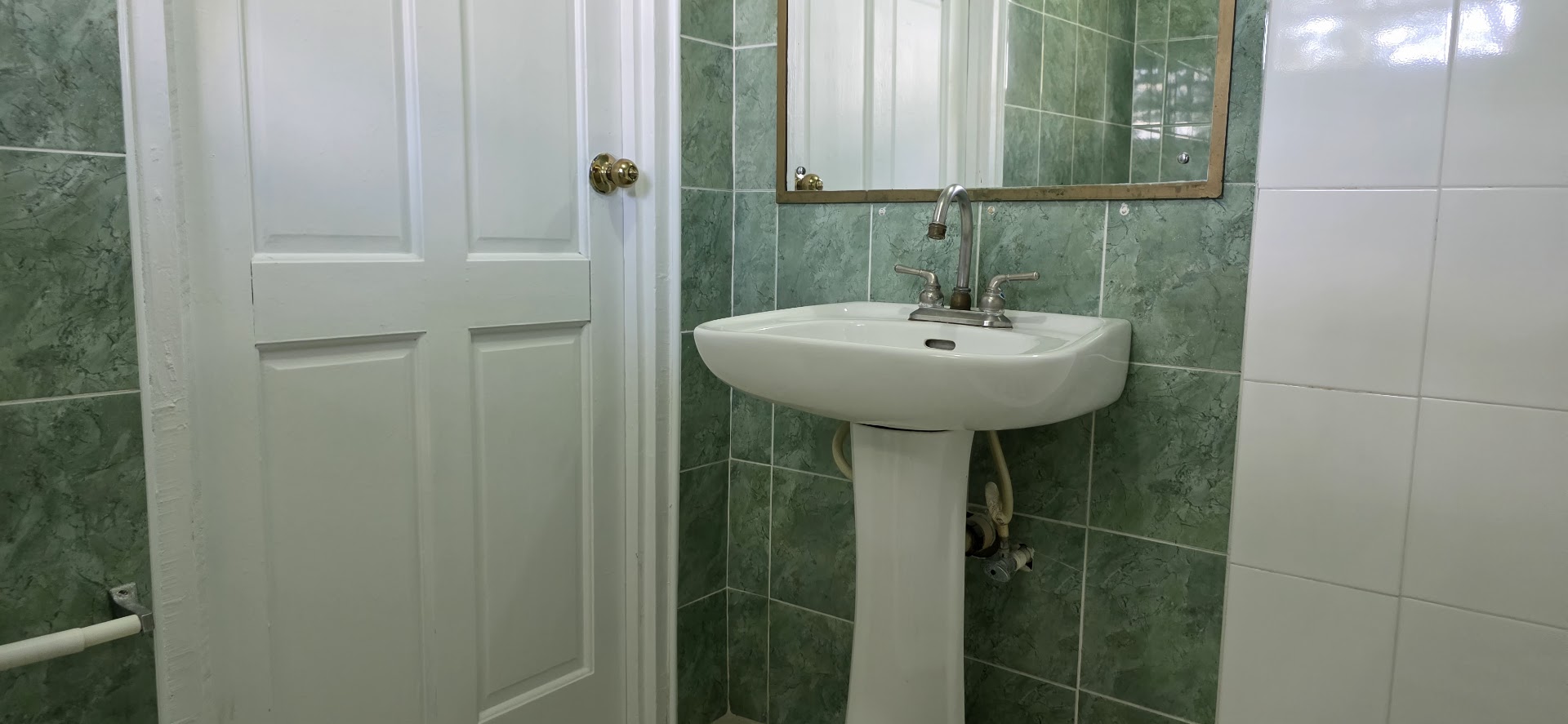 1 Bedroom with City Views Bathroom-1-bedroom-apartment-smokeyvale-kingston-jamaica-