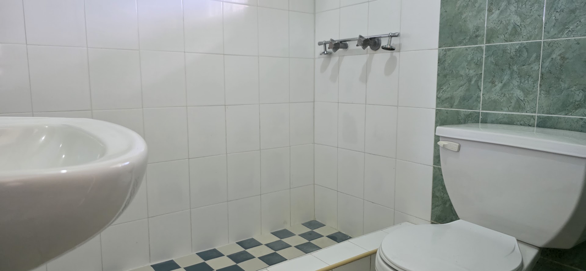 1 Bedroom with City Views Bathroom-1-bedroom-apartment-smokeyvale-kingston-jamaica