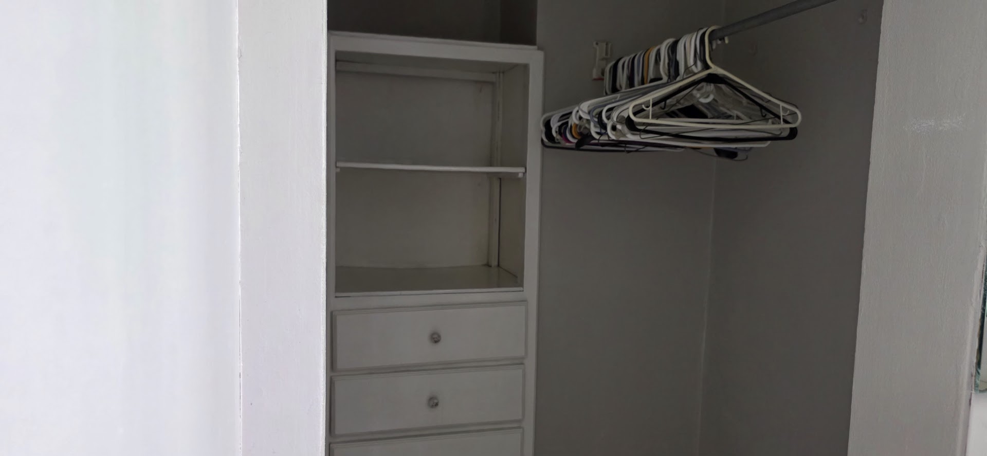 Smokey vale 1 Bedroom Retreat Bathroom Closet