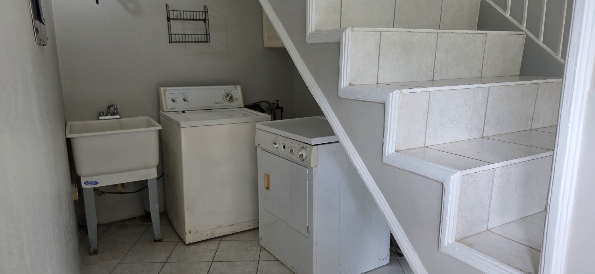 Smokey vale 1 Bedroom Retreat In-unit-Laundry-1-bedroom-apartment-smokeyvale-kingston-jamaica