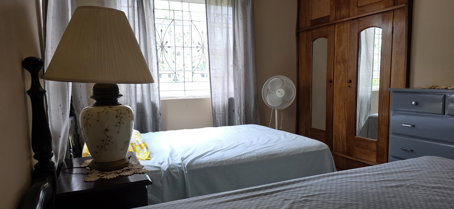 Spacious 2 Bedroom Gem! Woodlawn-Ave-Kingston-19-Back-Bedroom-Built-In