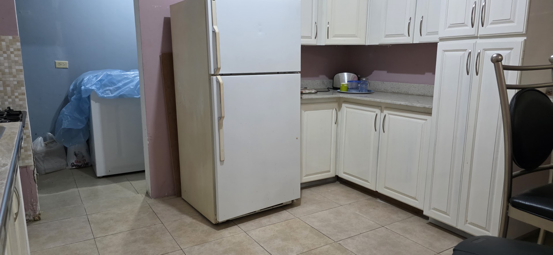Spacious 2 Bedroom Gem! Woodlawn-Ave-Kingston-19-Kitchen-Fridge
